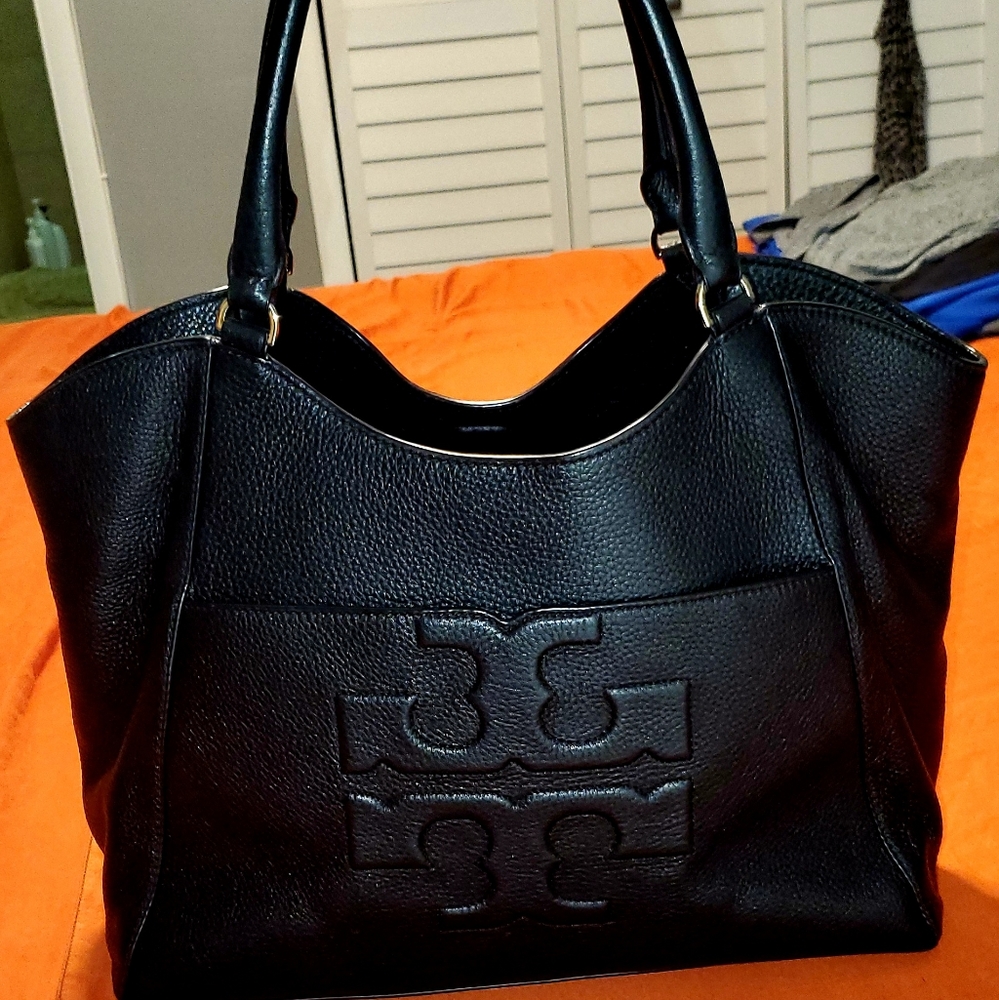 Tory Burch Bombe T Purse/Shoulder Bag